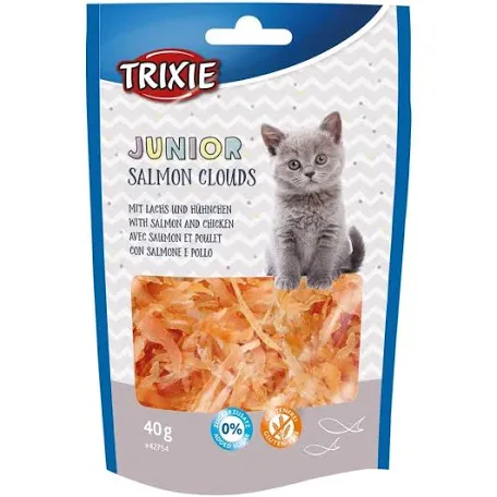 Ласощі Trixie Junior Salmon Clouds для кошенят